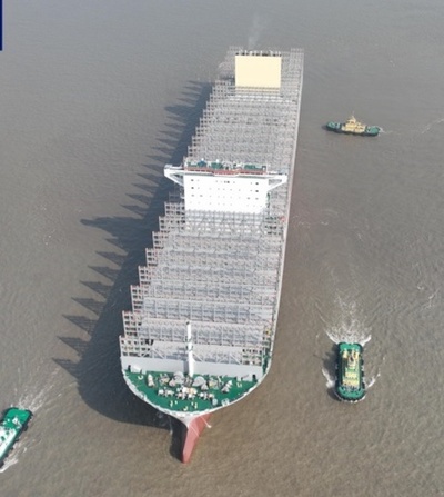 さらに1隻 世界最大のコンテナ船が中国江蘇省で試験航行