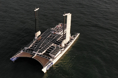 再生可能エネルギーだけで世界一周に挑む船、タイ湾を航行