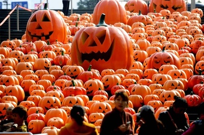 かぼちゃのランタン500個でハロウィーン、中国