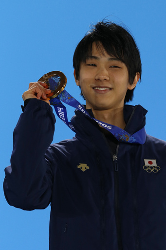 羽生、金メダル手に笑顔 ソチ五輪