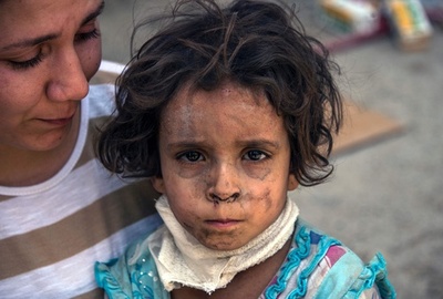 疲れ果て悲嘆に暮れる市民、廃虚と化したイラク・モスル旧市街