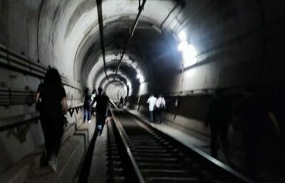 ソウル地下鉄で放火、乗客400人を危険に巻き込む…逮捕の60代男「離婚訴訟の結果に不満」