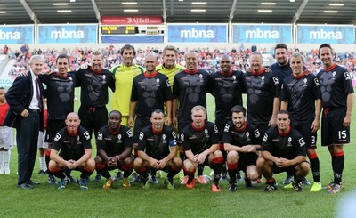 マンU伝説の92年組、所有チームと親善試合