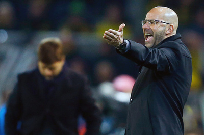 ドルト逆転負けで解任危機のボス監督、シャルケとのダービーは「必勝を期す」