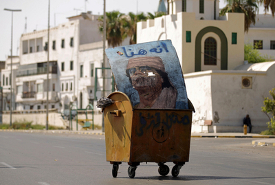 リビア反体制派、カダフィ派に来月3日までの投降呼びかけ