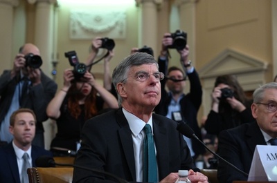 米議会、弾劾調査で初の公聴会 高官が新情報を証言