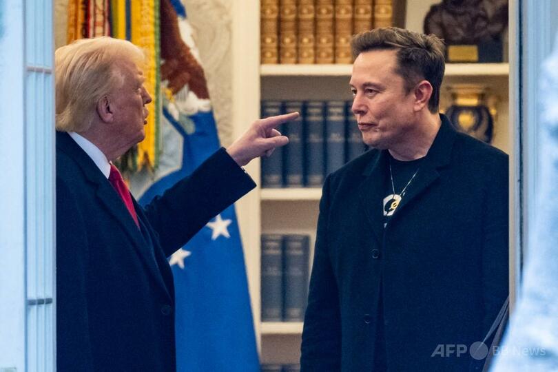 トランプ氏、マスク氏に「深刻な結果」警告 歳出法案めぐり