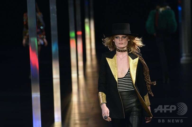 ロックテイストにポップな柄を織り交ぜて、「サンローラン」15年春夏