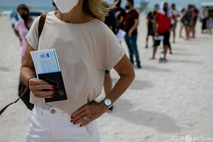 中南米から「ワクチンツアー」 米のビーチに無料接種会場