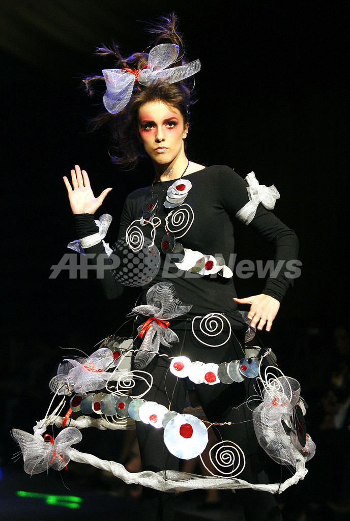 ボスニア・ヘルツェゴビナで地元デザイナーがショー