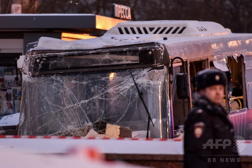 バスが歩行者用地下道に突っ込む、4人死亡 モスクワ