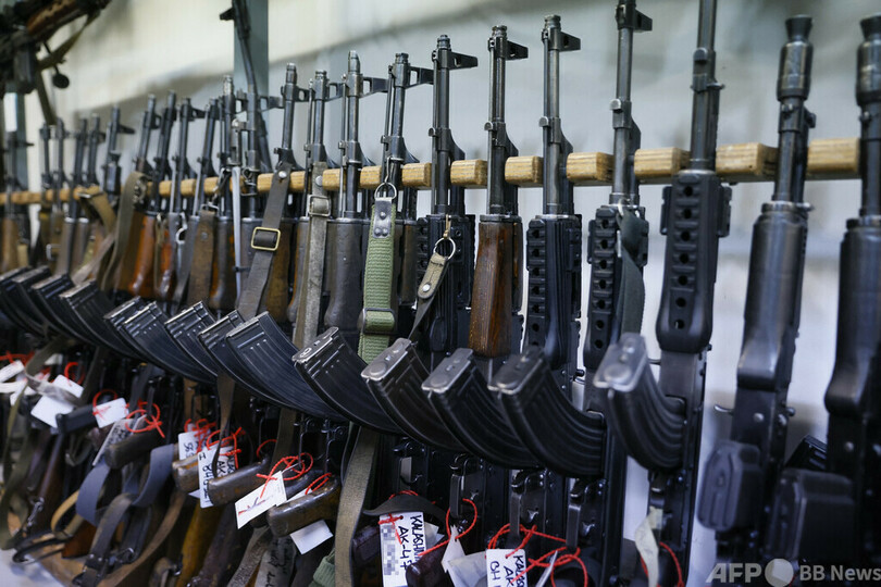 30歳男が銃乱射、家族12人殺害 イラン