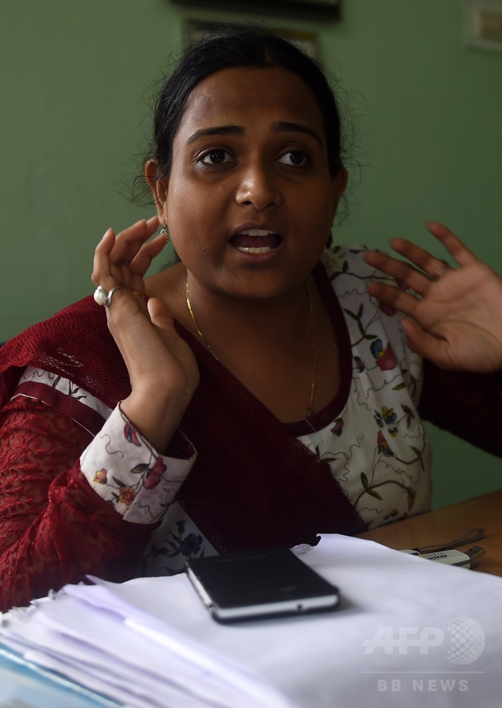 生後11か月で結婚、伝統の児童婚に立ち向かう女性たち インド