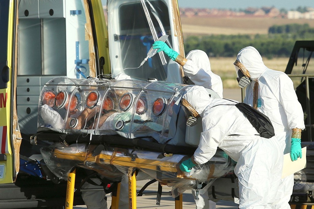 エボラ感染のスペイン人宣教師が死亡、帰国し実験薬で治療 エボラ感染のスペイン人宣教師が死亡、帰国し実験薬で治療