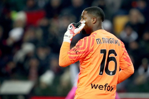 ミランGKへの差別チャントで試合中断、チームは劇的勝利 写真4枚 国際