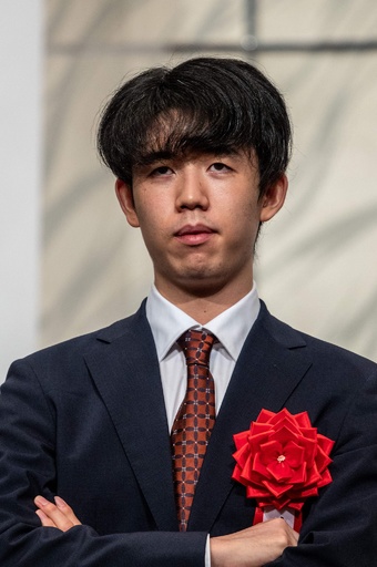 十代の星・藤井聡太三冠、新たな将棋ファン開拓 写真17枚 国際