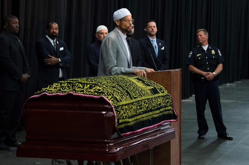 伝説のボクサー、アリ氏の葬儀始まる 数千人が参列 写真8枚 国際