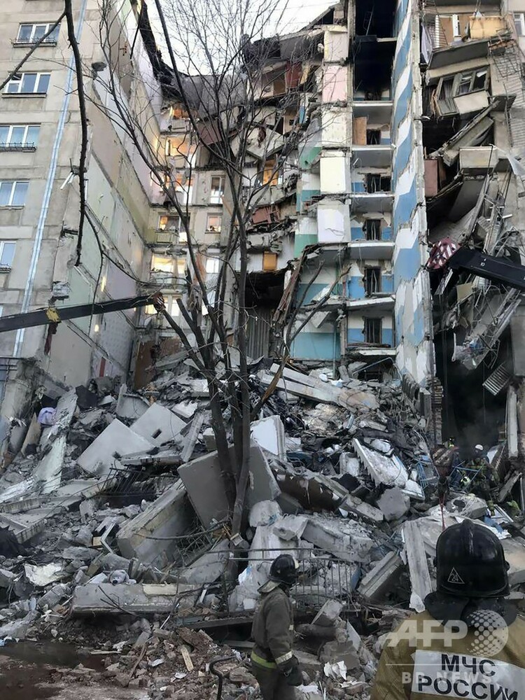 ロシアの住居ビルでガス爆発 4人死亡、数十人不明 写真11枚 国際ニュース：AFPBB News