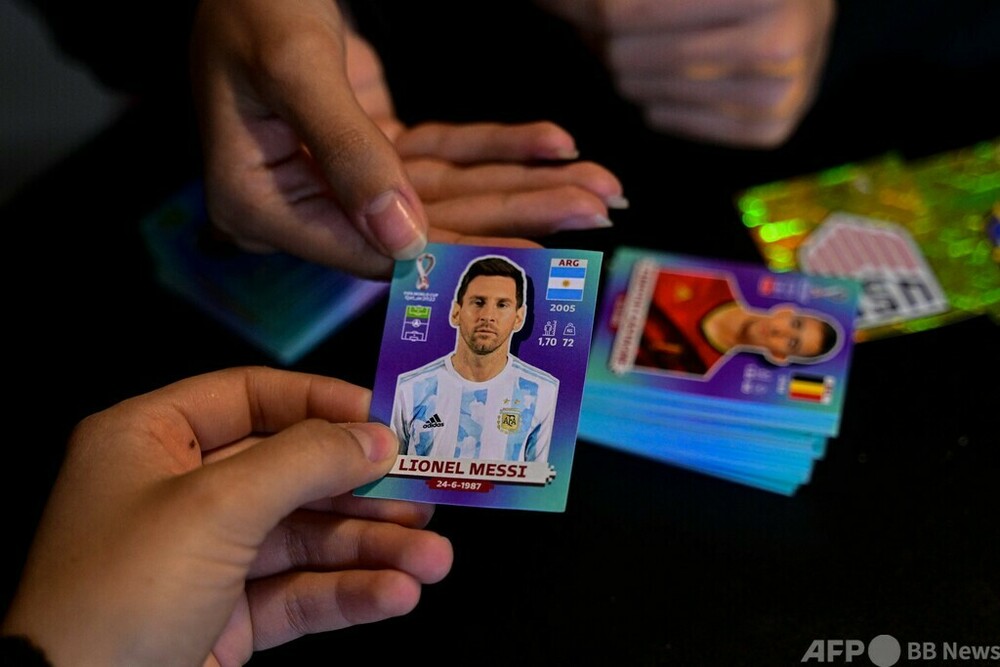 4年に一度の大流行、サッカーW杯ステッカーに南米熱狂 写真18枚 国際