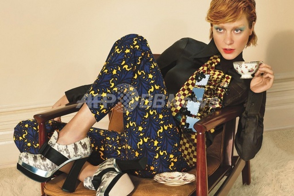 「ミュウミュウ」秋冬の顔はクロエ・セヴィニー、舞台裏ムービーも