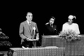 皇太子ご夫妻の前で演説する中曽根康弘首相（いずれも肩書は当時、1986年11月28日撮影）。(c)Ryosuke KAGIWADA / AFP