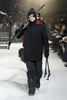 フランス・パリ市内で発表された「モンクレール ガム・ルージュ（Moncler Gamme Rouge）」12/13年秋冬コレクション（2012年3月8日撮影）。(c)Moncler Gamme Rouge