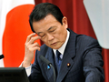 首相官邸で記者会見に臨む麻生太郎（Taro Aso）首相（2009年4月10日撮影）。(c)AFP/Toru YAMANAKA