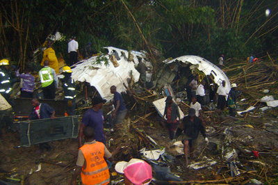 コンゴで旅客機墜落、74人死亡
