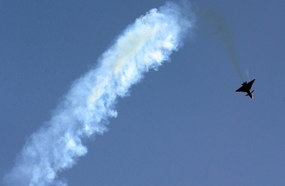 ロシア、「祖国英雄の日」祝うポスターに中国軍戦闘機のミス