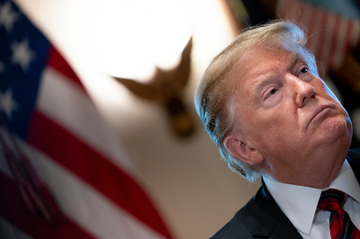 トランプ大統領、非常事態宣言は留保 「民主党にチャンス与える」