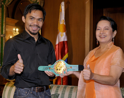 英雄パッキャオ アロヨ大統領を表敬訪問