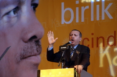 トルコ検察、憲法裁に与党の活動停止を請求　首相は反発