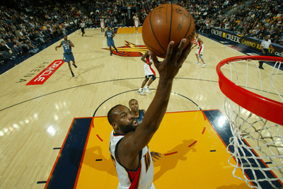 ウォリアーズ ティンバーウルブズとの接戦を制し2連勝