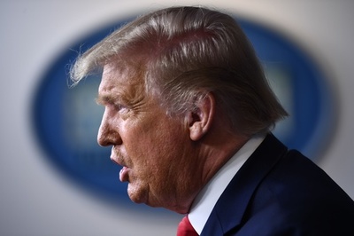 トランプ氏「完璧な髪形が必要」 節水規制の緩和検討へ