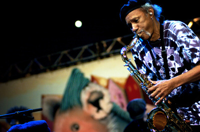 ネヴィル・ブラザーズのサックス奏者チャールズさん死去、79歳