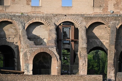 伊ローマのコロッセオにエレベーター新設