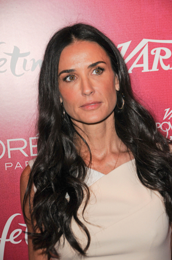 デミ・ムーアの娘、母や姉から「ファッションの影響を受けた」