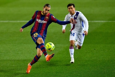 バルサは年内最終戦でエイバルとドロー、首位と勝ち点7差