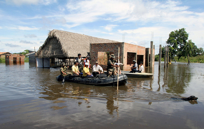 豪雨と洪水、急速に広まる伝染病に懸念 - ボリビア