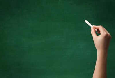 「黒板で問題を解かせた」だけで児童虐待？…韓国・訴えられた教師、不起訴に