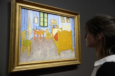 ゴッホ「アルルの寝室」のベッド、オランダの民家に現存？