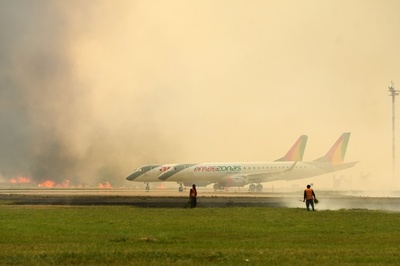 国際空港で火災、国内・国際便が欠航 ボリビア