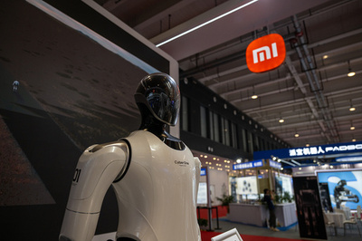 自動車メーカーが次々と参入、「人型ロボット」開発競争が激化