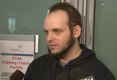 タリバンから救出の夫婦、「赤ちゃんだった娘が殺され妻は暴行された」