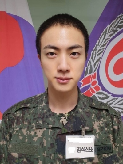 韓国陸軍のBTS・JIN、入隊前ビデオレター公開「今、社会にいないけど…」