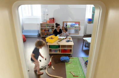 保育所で幼児に性的虐待、男性保育士に禁錮6年半 スウェーデン