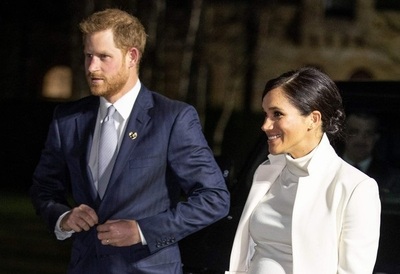 メーガン妃のNYでの出産前パーティー、英各紙が「ぜいたく」と批判