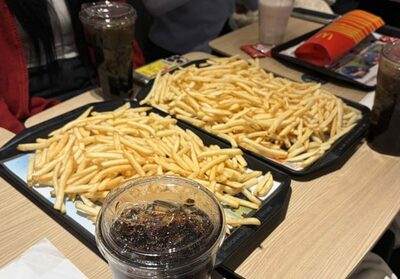 山盛りポテトでつながるご近所…韓国で急増中の“フライドポテト集会”