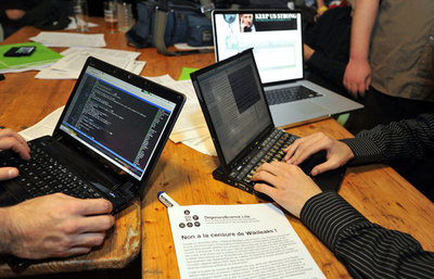 ケニアで中国人77人逮捕、サイバー犯罪集団か