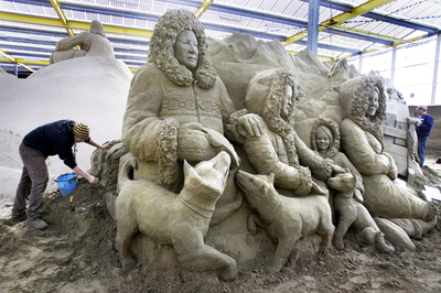 オランダの砂の彫刻祭、精緻な作品ずらり